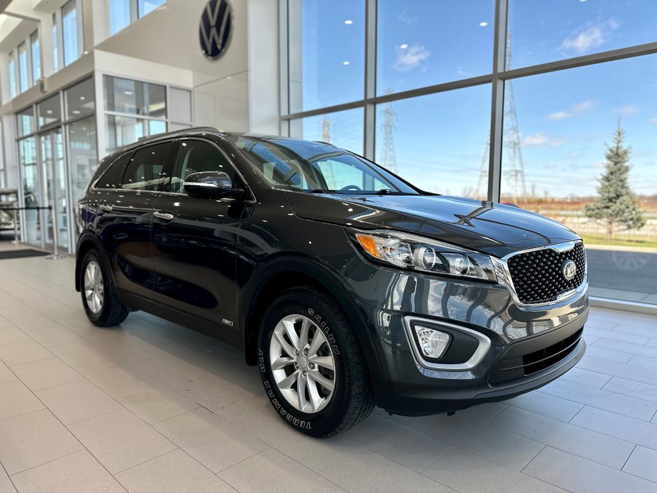 2017  Sorento LX | 8 ROUES | BLUETOOTH | DÉMARREUR | AWD +++ in Laval, Quebec