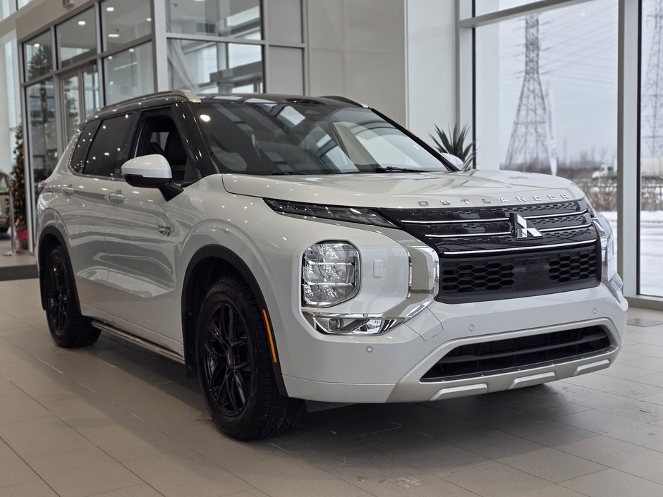 2024 Mitsubishi Outlander GT PREMIUM | CUIR | NAV | CARPLAY | CAM +++ in Laval, Quebec