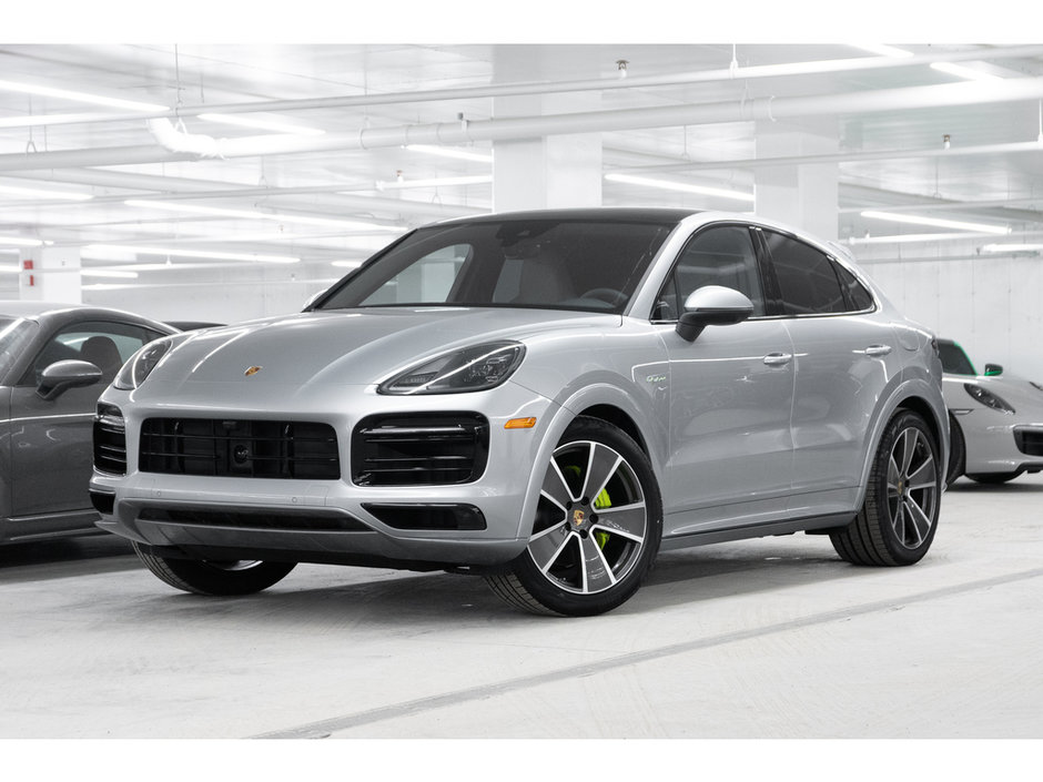 2023  Cayenne E-Hybrid Coupe / Air Suspension / Trailer Hitch in Laval, Quebec