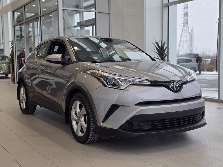 2018 Toyota C-HR XLE | DÉMARREUR | 8 PNEUS | CAM | BLUETOOTH | +++ in Laval, Quebec