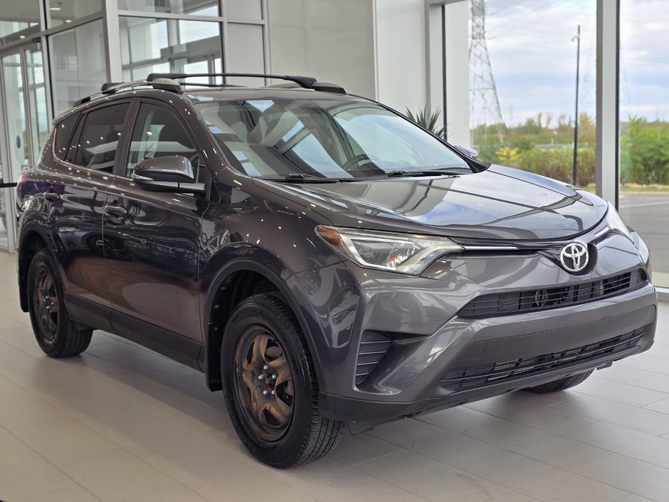 RAV4 LE | BAS KM!! | CAMÉRA DE RECUL | +++ 2016 à Laval, Québec