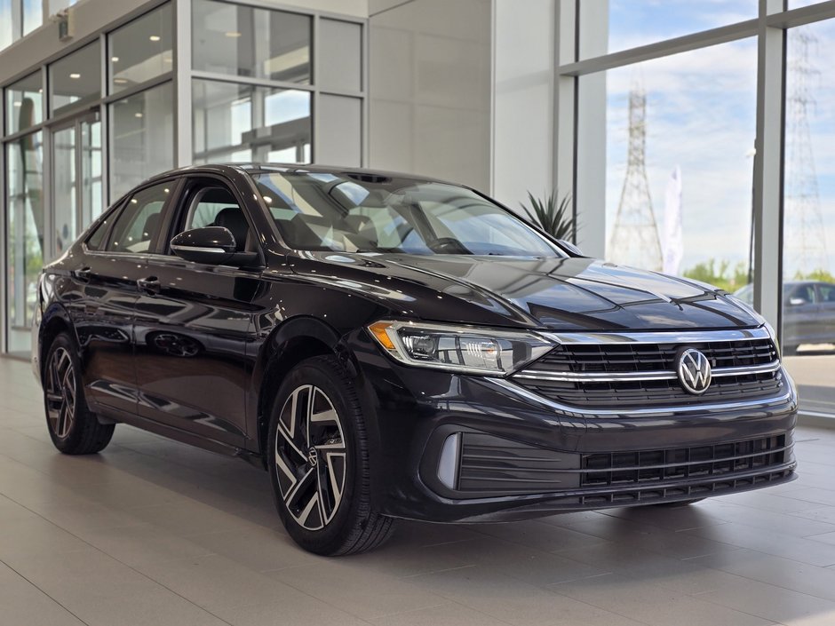 2022 Volkswagen Jetta Highline TOIT | CUIR | CARPLAY | NAV | DÉMARREUR in Laval, Quebec