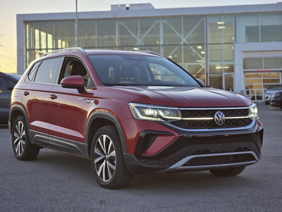2022 Volkswagen Taos Highline | DÉMARREUR | PANO | CUIR | CARPLAY | +++ in Laval, Quebec