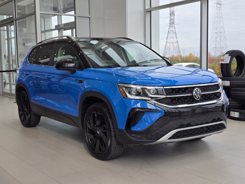 2023  Taos Highline TOIT NOIR + JANTES NOIR | PANO | CARPLAY in Laval, Quebec