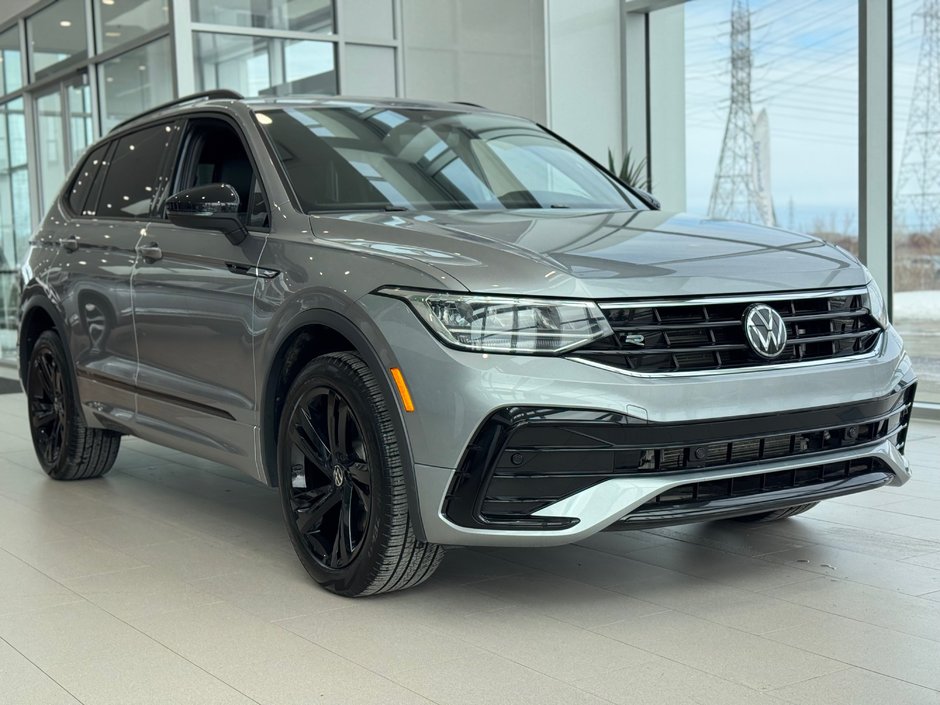 2023 Volkswagen Tiguan Comfortline R-Line Black Edition DÉMARREUR | PANO in Laval, Quebec