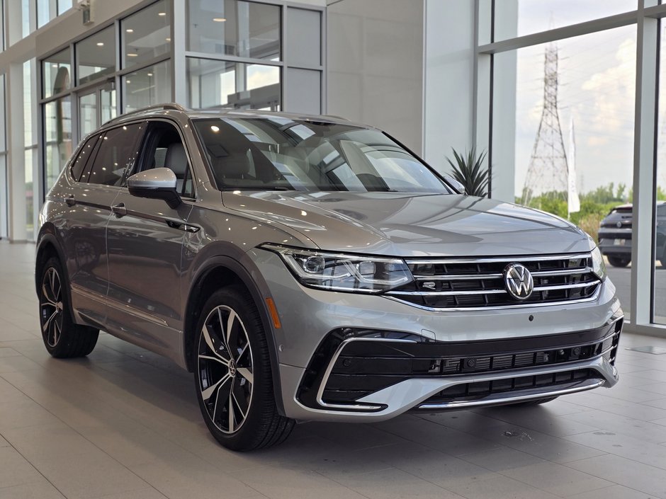 Volkswagen Tiguan Highline R-Line 7 PASSAGERS | NAV | PANO | CUIR 2024 à Laval, Québec