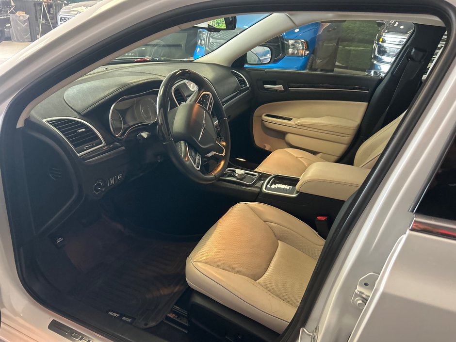 2018 Chrysler 300 Limited