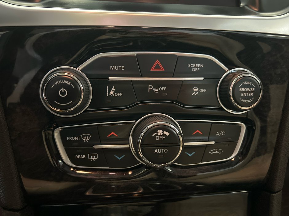 2018 Chrysler 300 Limited