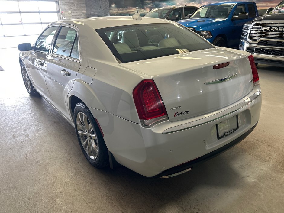 2018 Chrysler 300 Limited