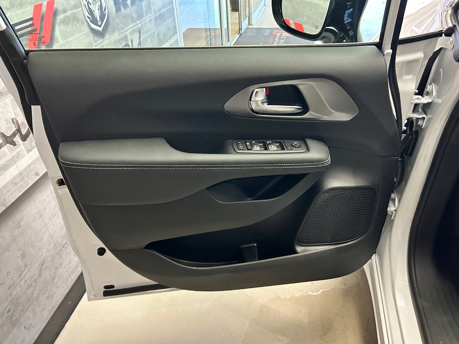 2025 Chrysler Grand Caravan SXT