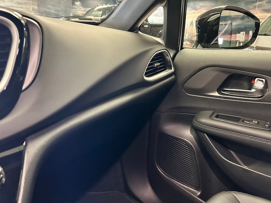 2025 Chrysler Grand Caravan SXT