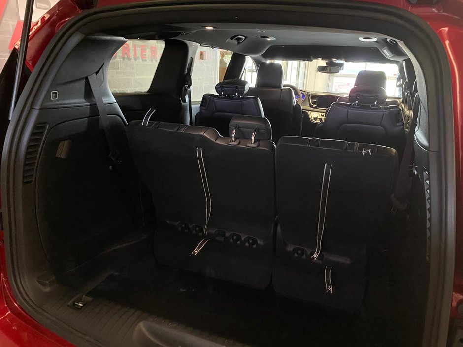 2025 Chrysler GRAND CARAVAN SXT