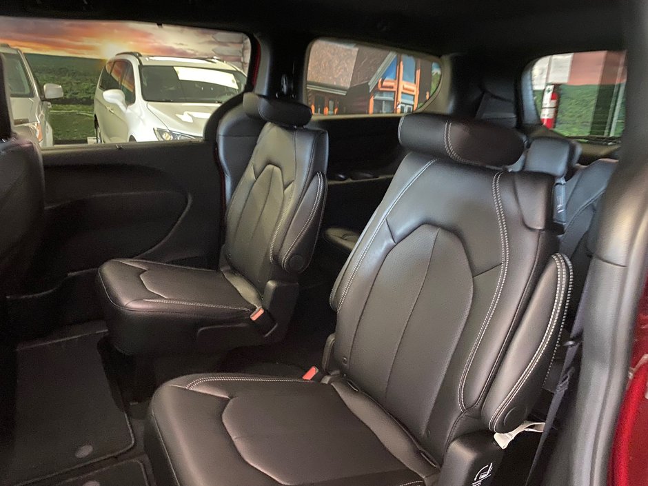 2025 Chrysler GRAND CARAVAN SXT