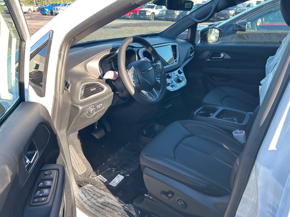 2026 Chrysler Grand Caravan SXT