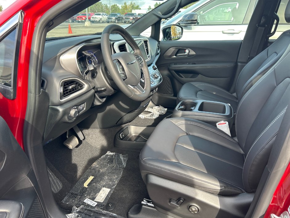 2026 Chrysler GRAND CARAVAN SXT