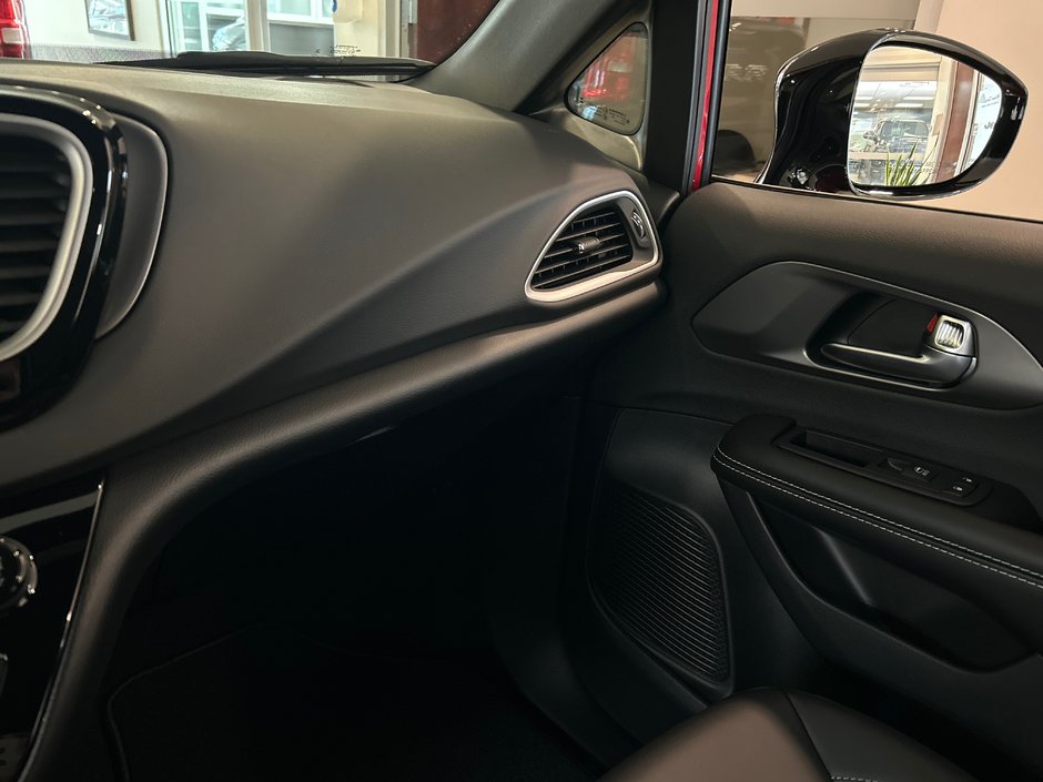 Chrysler Grand Caravan SXT 2026