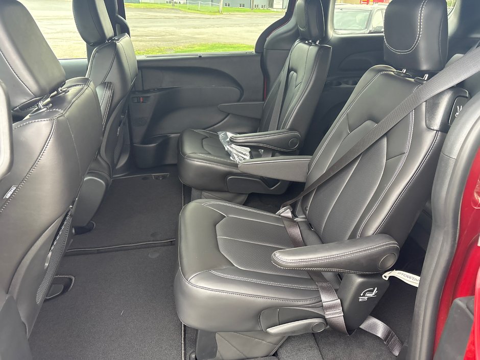 2026 Chrysler Grand Caravan SXT