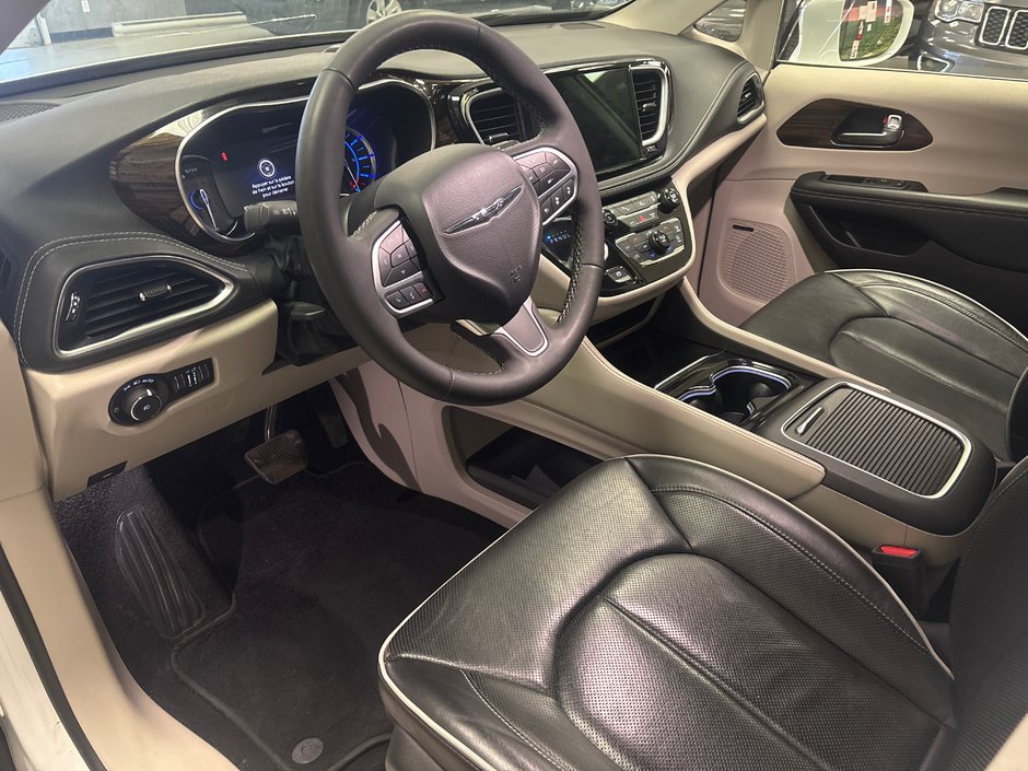 Chrysler PACIFICA HYBRID LIMITED Limited 2022