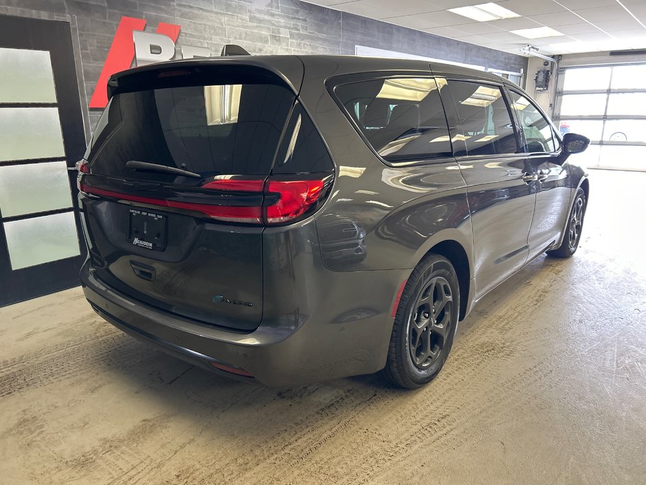 2022 Chrysler PACIFICA LIMITÉE