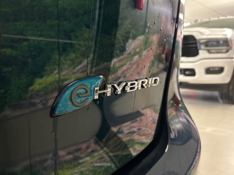 Chrysler Pacifica Hybrid SELECT 2025