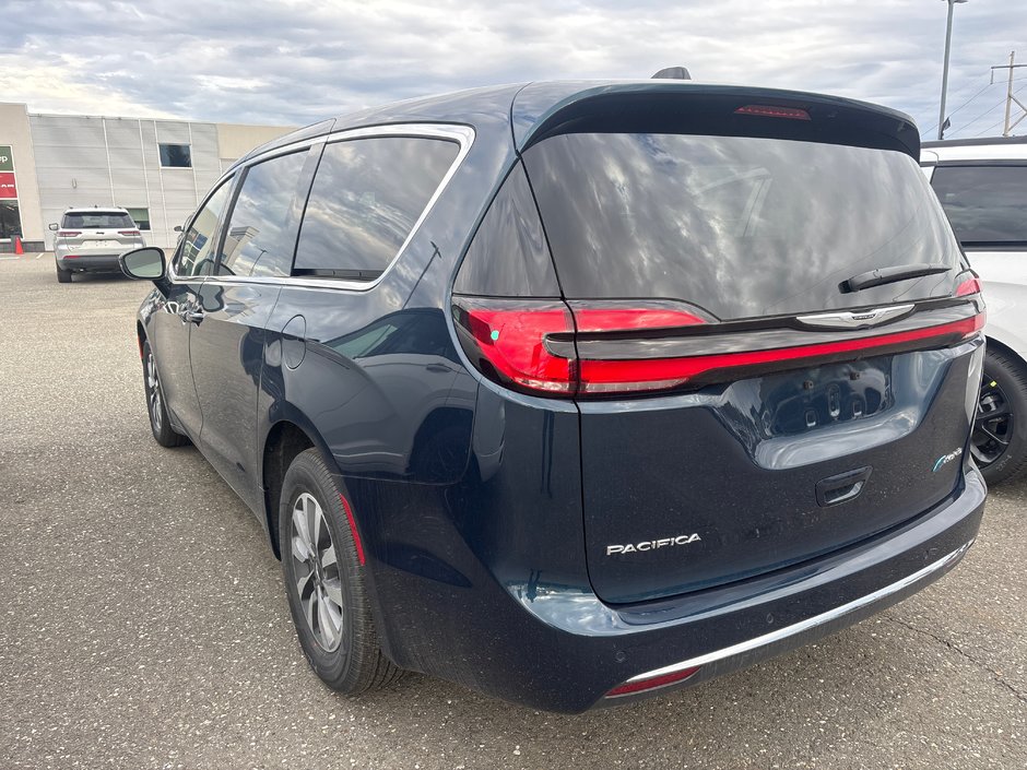 Chrysler Pacifica Hybrid SELECT 2025