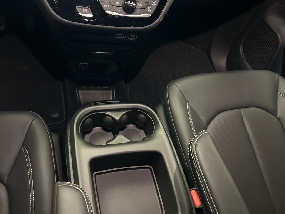 Chrysler Pacifica Hybrid SELECT 2025
