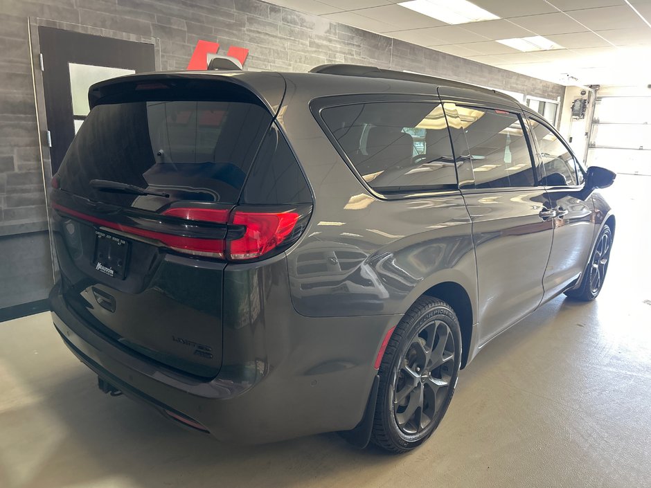 2021 Chrysler PACIFICA LIMITED Limited