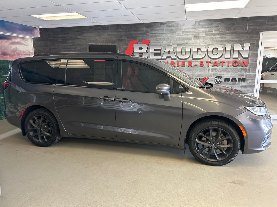 2021 Chrysler PACIFICA LIMITED Limited