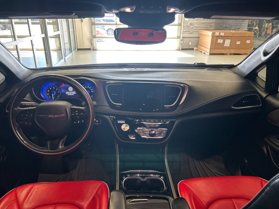 2021 Chrysler PACIFICA LIMITED Limited