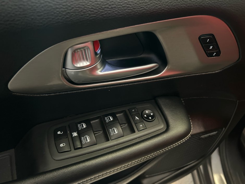 2021 Chrysler PACIFICA LIMITED Limited