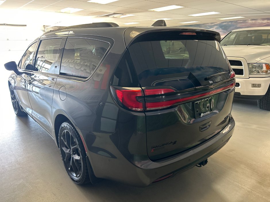 2021 Chrysler PACIFICA LIMITED Limited