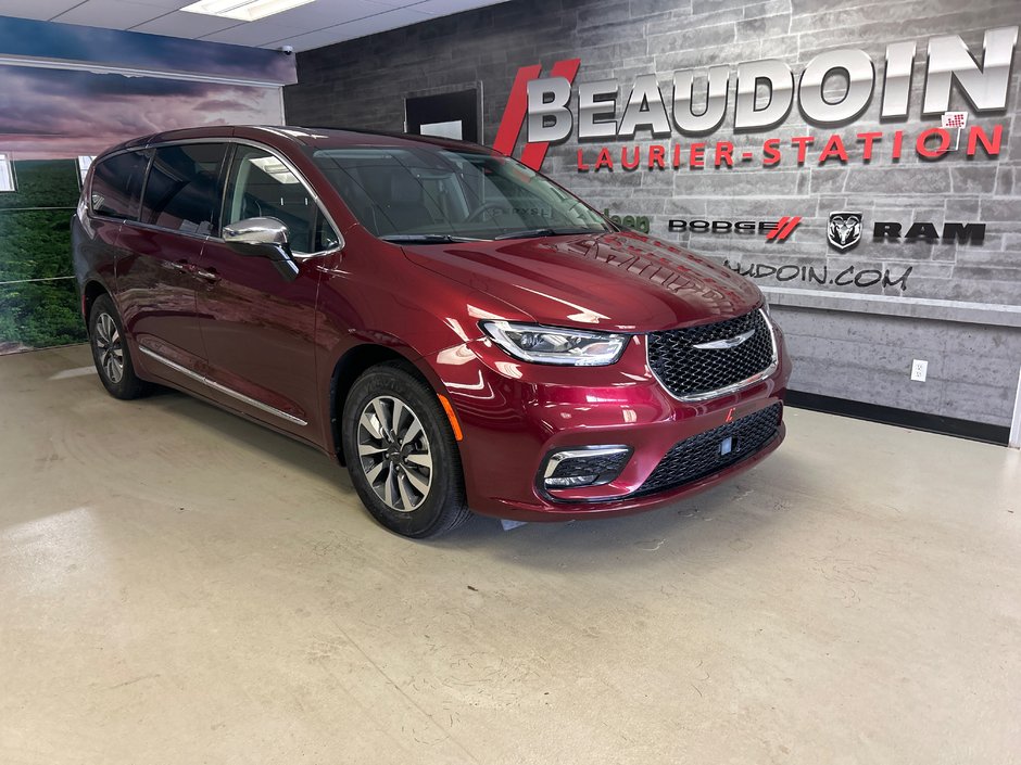 2023 Chrysler Pacifica LIMITÉE