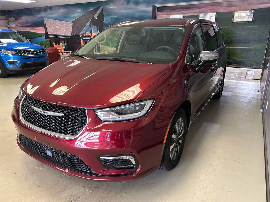 2023 Chrysler Pacifica LIMITÉE