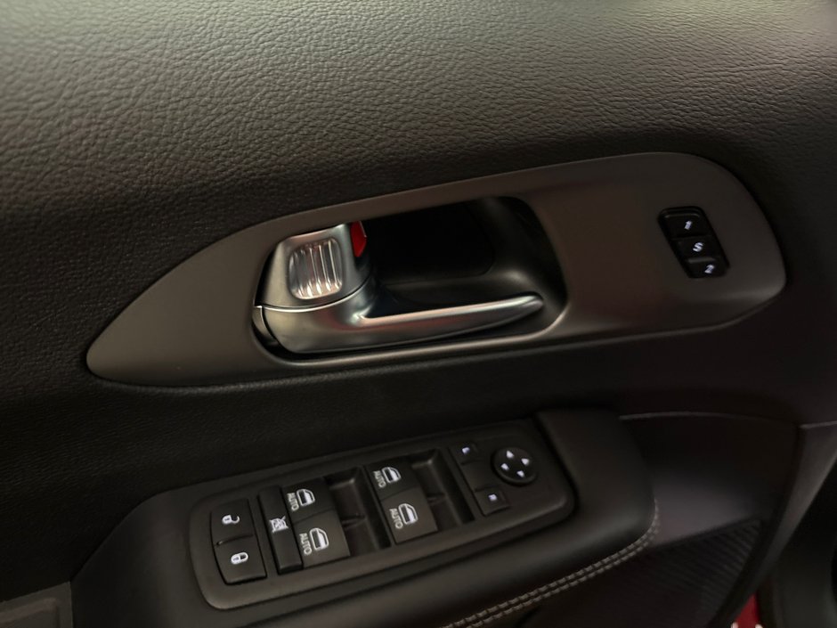 Chrysler Pacifica SELECT AWD 2027