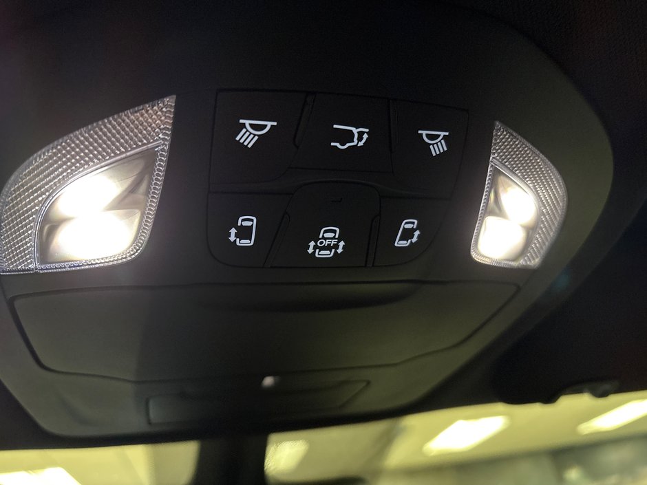 Chrysler Pacifica SELECT AWD 2027