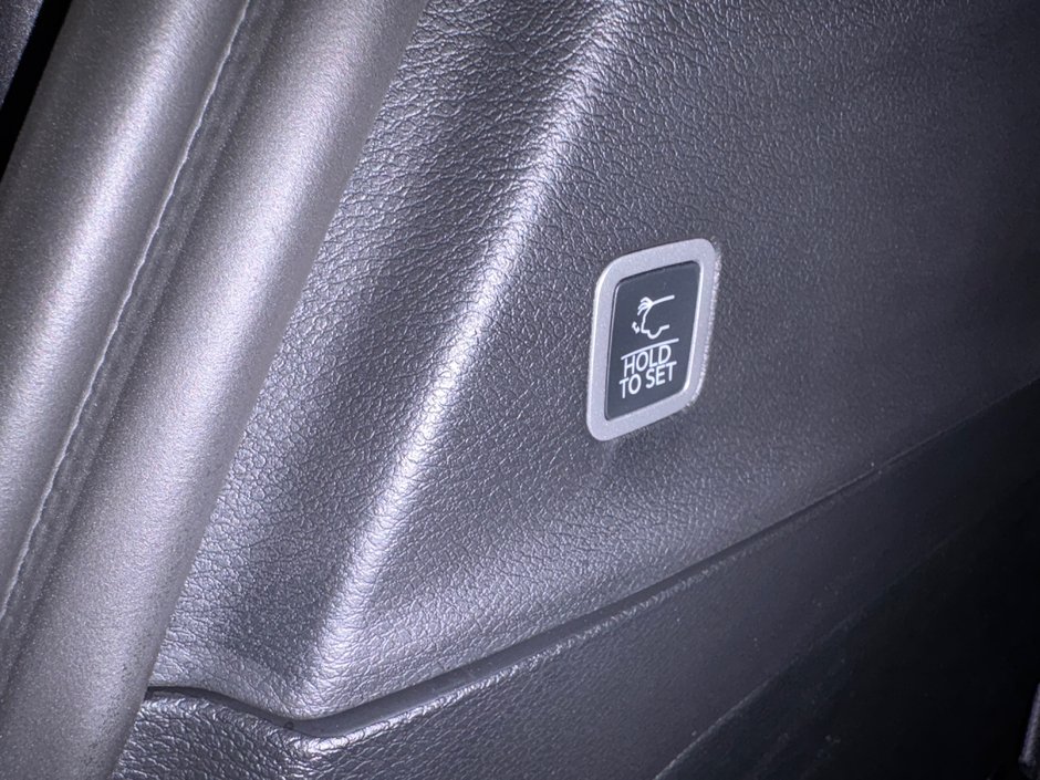 Chrysler Pacifica SELECT AWD 2027