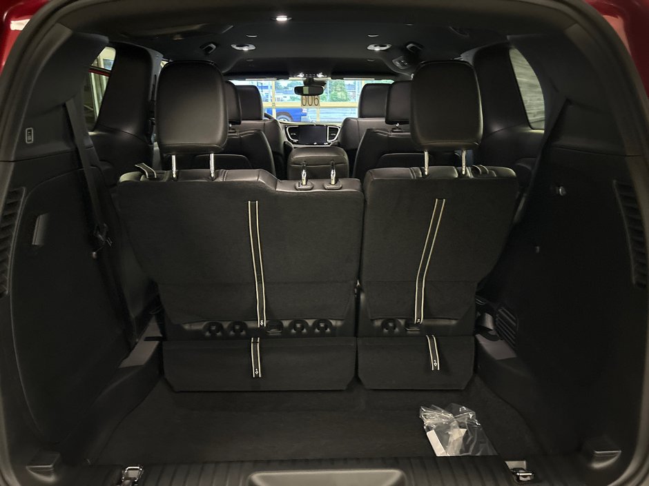 Chrysler Pacifica SELECT AWD 2027