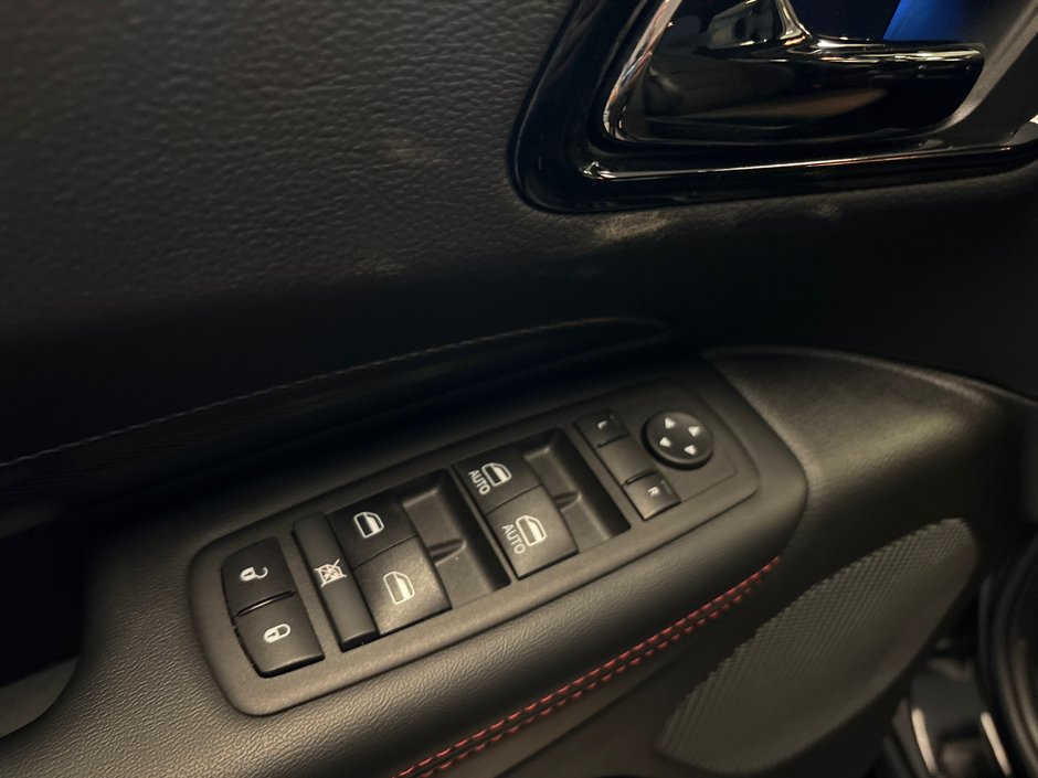 Dodge Durango GT 2025 ENSEMBLE REMORQUAGE * CONTRÔLE DE FREIN * SIÈGES ET VOLANT CHAUFFANTS