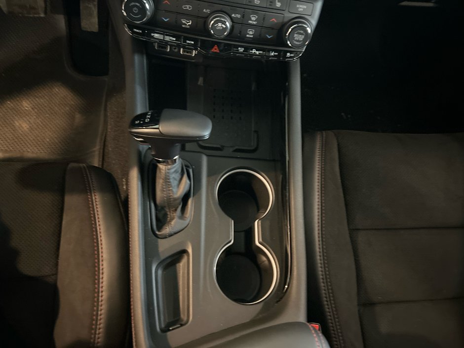 Dodge Durango GT HEMI V8 PREMIUM 2026 SIÈGES AVANT CHAUF. VENTILÉS* SIÈGES CHAUF. 2E RANGÉE* ENSEMBLE TOW`NGO* ENSEMBLE BLACK TOP 2.0*