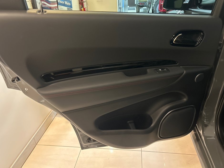 Dodge Durango GT HEMI V8 PREMIUM 2026 SIÈGES AVANT CHAUF. VENTILÉS* SIÈGES CHAUF. 2E RANGÉE* ENSEMBLE TOW`NGO* ENSEMBLE BLACK TOP 2.0*