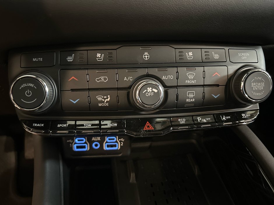 Dodge Durango GT HEMI V8 PREMIUM 2026 SIÈGES AVANT CHAUF. VENTILÉS* SIÈGES CHAUF. 2E RANGÉE* ENSEMBLE TOW`NGO* ENSEMBLE BLACK TOP 2.0*