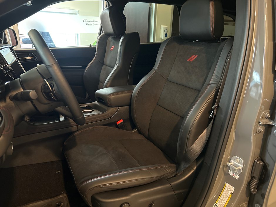 Dodge Durango GT HEMI V8 PREMIUM 2026 SIÈGES AVANT CHAUF. VENTILÉS* SIÈGES CHAUF. 2E RANGÉE* ENSEMBLE TOW`NGO* ENSEMBLE BLACK TOP 2.0*