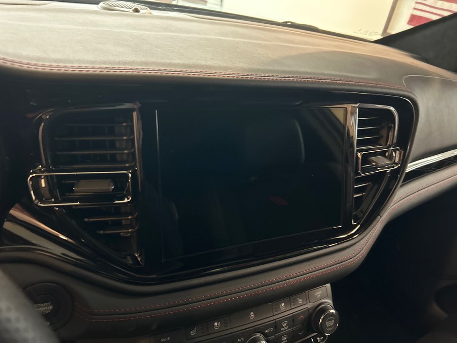 Dodge Durango GT HEMI V8 PREMIUM 2026 SIÈGES AVANT CHAUF. VENTILÉS* SIÈGES CHAUF. 2E RANGÉE* ENSEMBLE TOW`NGO* ENSEMBLE BLACK TOP 2.0*