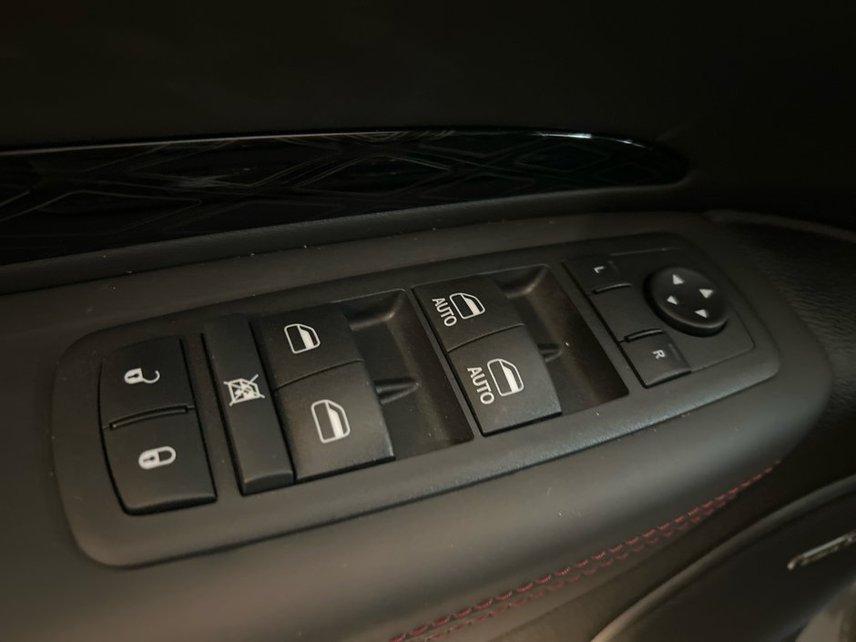 Dodge Durango GT HEMI V8 PREMIUM 2026 SIÈGES AVANT CHAUF. VENTILÉS* SIÈGES CHAUF. 2E RANGÉE* ENSEMBLE TOW`NGO* ENSEMBLE BLACK TOP 2.0*