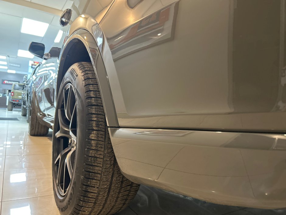 Dodge Durango GT HEMI V8 PREMIUM 2026 SIÈGES AVANT CHAUF. VENTILÉS* SIÈGES CHAUF. 2E RANGÉE* ENSEMBLE TOW`NGO* ENSEMBLE BLACK TOP 2.0*