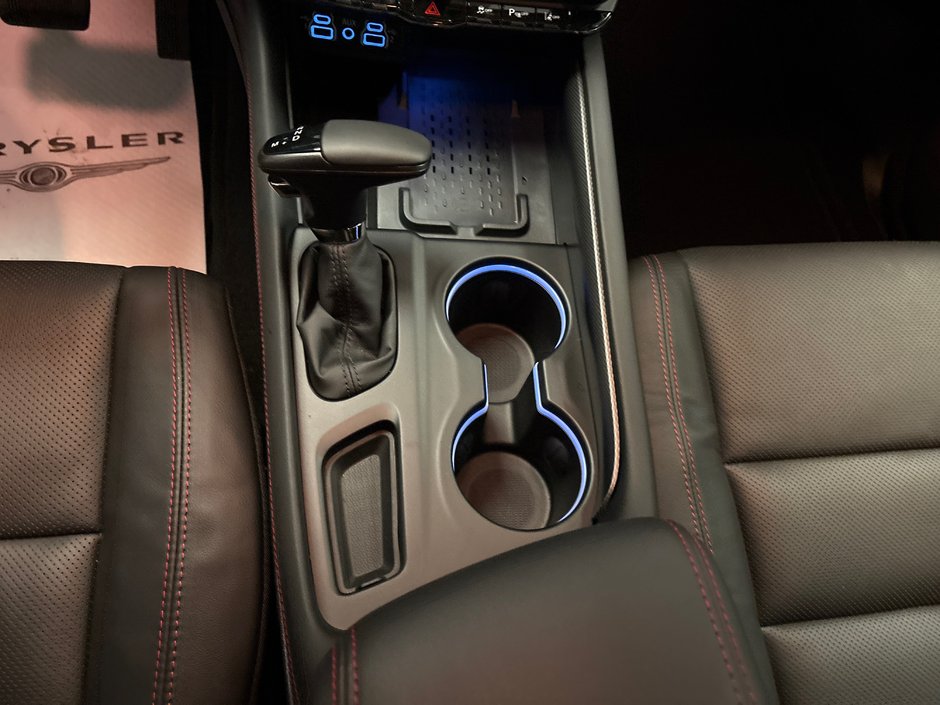 Dodge Durango GT PLUS 2026 ENSEMBLE BLACKTOP* SIÈGES AVANT ET ARRIÈRE CHAUF.* SIÈGES AVANT VENTILÉS* FREIN DE REMORQUE