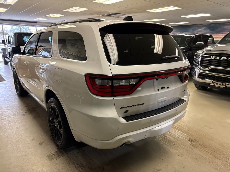 Dodge Durango GT PLUS 2026 ENSEMBLE BLACKTOP* SIÈGES AVANT ET ARRIÈRE CHAUF.* SIÈGES AVANT VENTILÉS* FREIN DE REMORQUE
