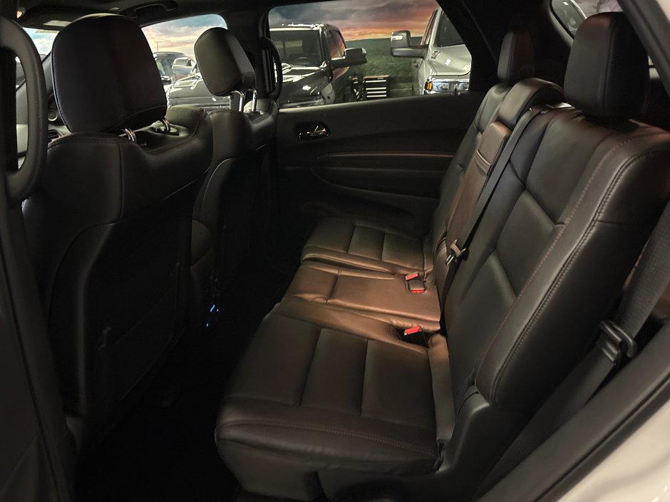 Dodge Durango GT PLUS 2026 ENSEMBLE BLACKTOP* SIÈGES AVANT ET ARRIÈRE CHAUF.* SIÈGES AVANT VENTILÉS* FREIN DE REMORQUE