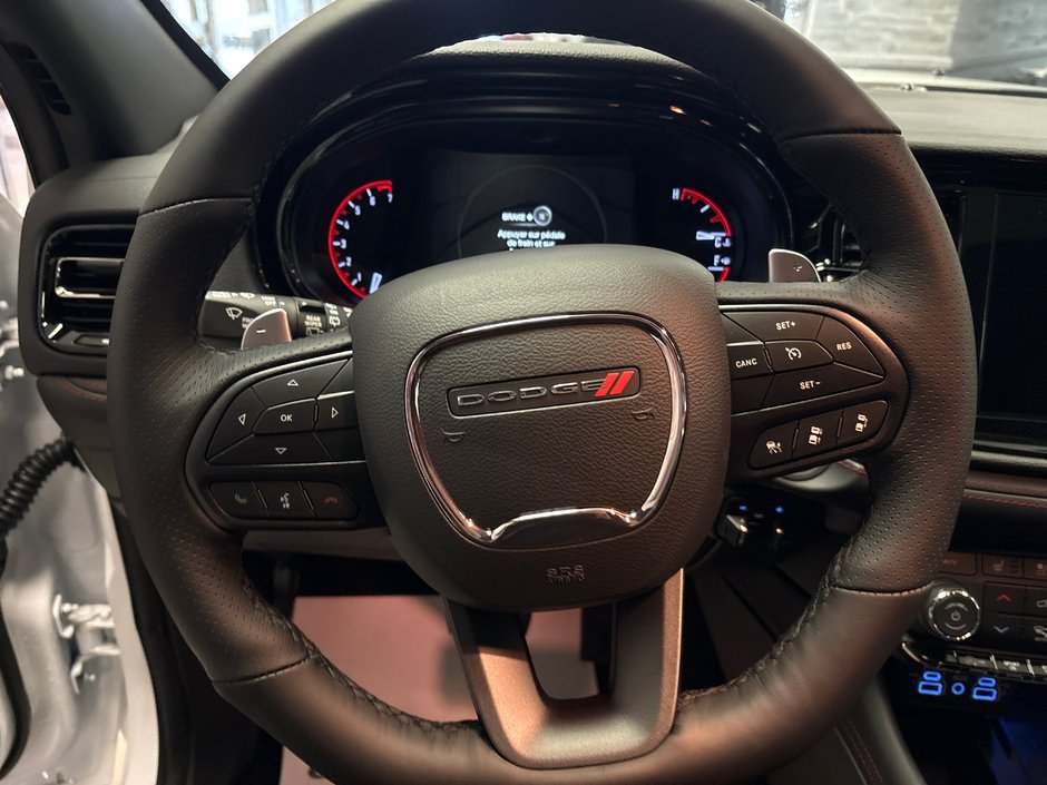 Dodge Durango GT PLUS 2026 ENSEMBLE BLACKTOP* SIÈGES AVANT ET ARRIÈRE CHAUF.* SIÈGES AVANT VENTILÉS* FREIN DE REMORQUE