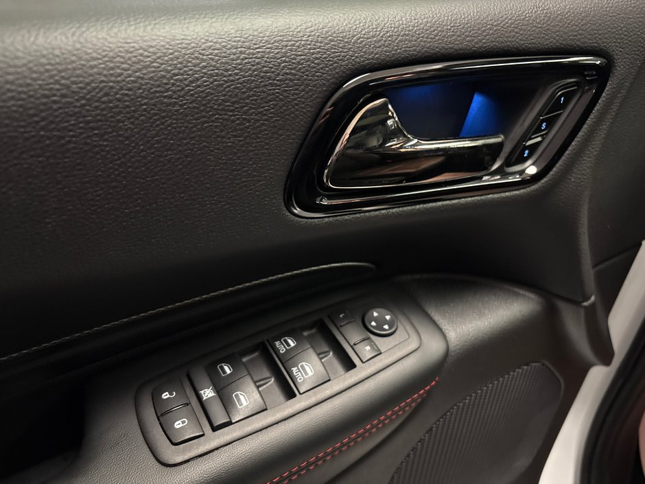 Dodge Durango GT PLUS 2026 ENSEMBLE BLACKTOP* SIÈGES AVANT ET ARRIÈRE CHAUF.* SIÈGES AVANT VENTILÉS* FREIN DE REMORQUE